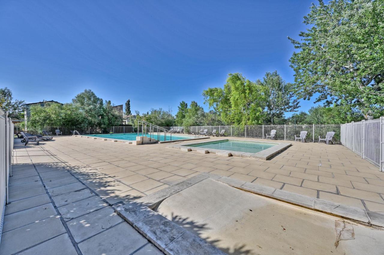 Le Petit Bonheur - Place Parking Privee - Clim - Terrasse - Piscine Partagee - Proche Parc Spirou Сен-Сатурнен-ле-Апт Экстерьер фото